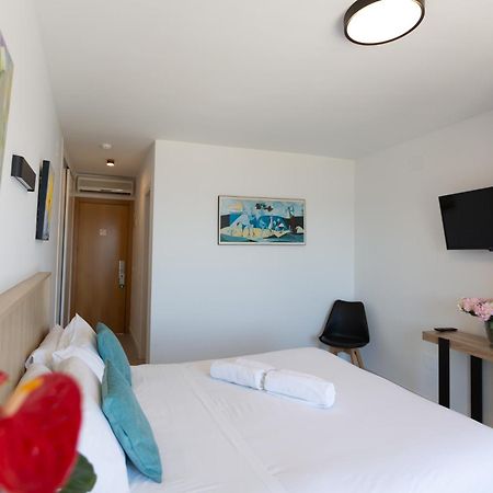 Hotel Mediterraneo By Croma Estepona Exterior photo