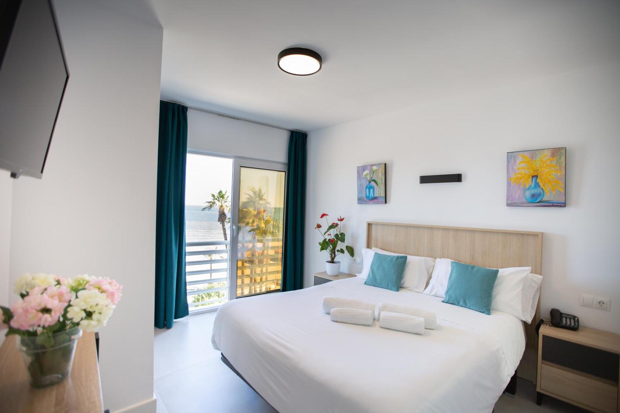 Hotel Mediterraneo By Croma Estepona Exterior photo
