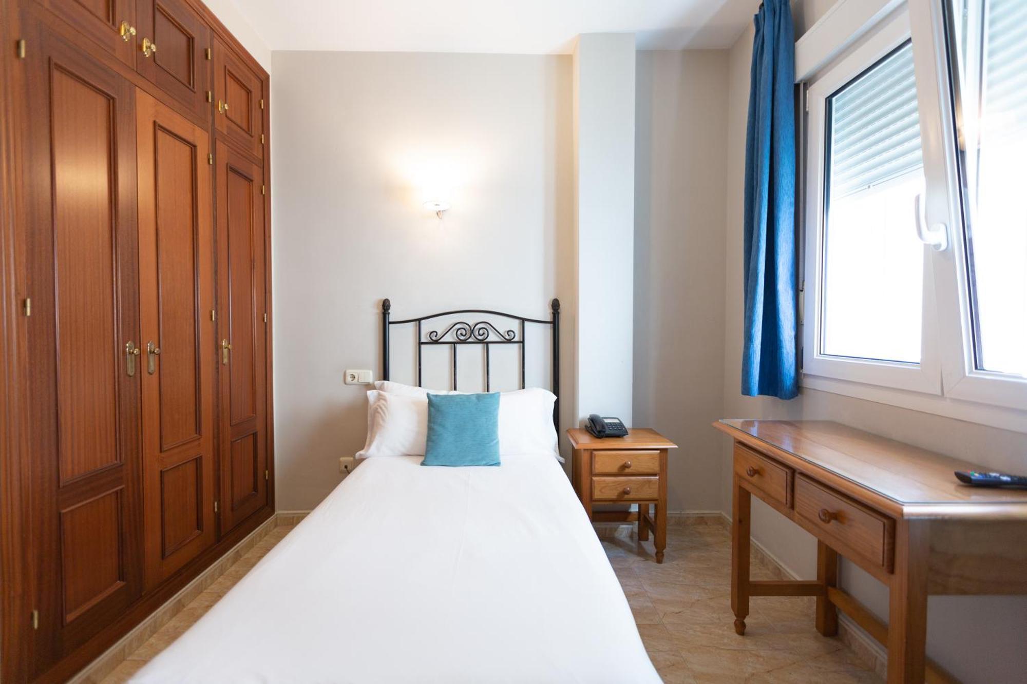Hotel Mediterraneo By Croma Estepona Exterior photo