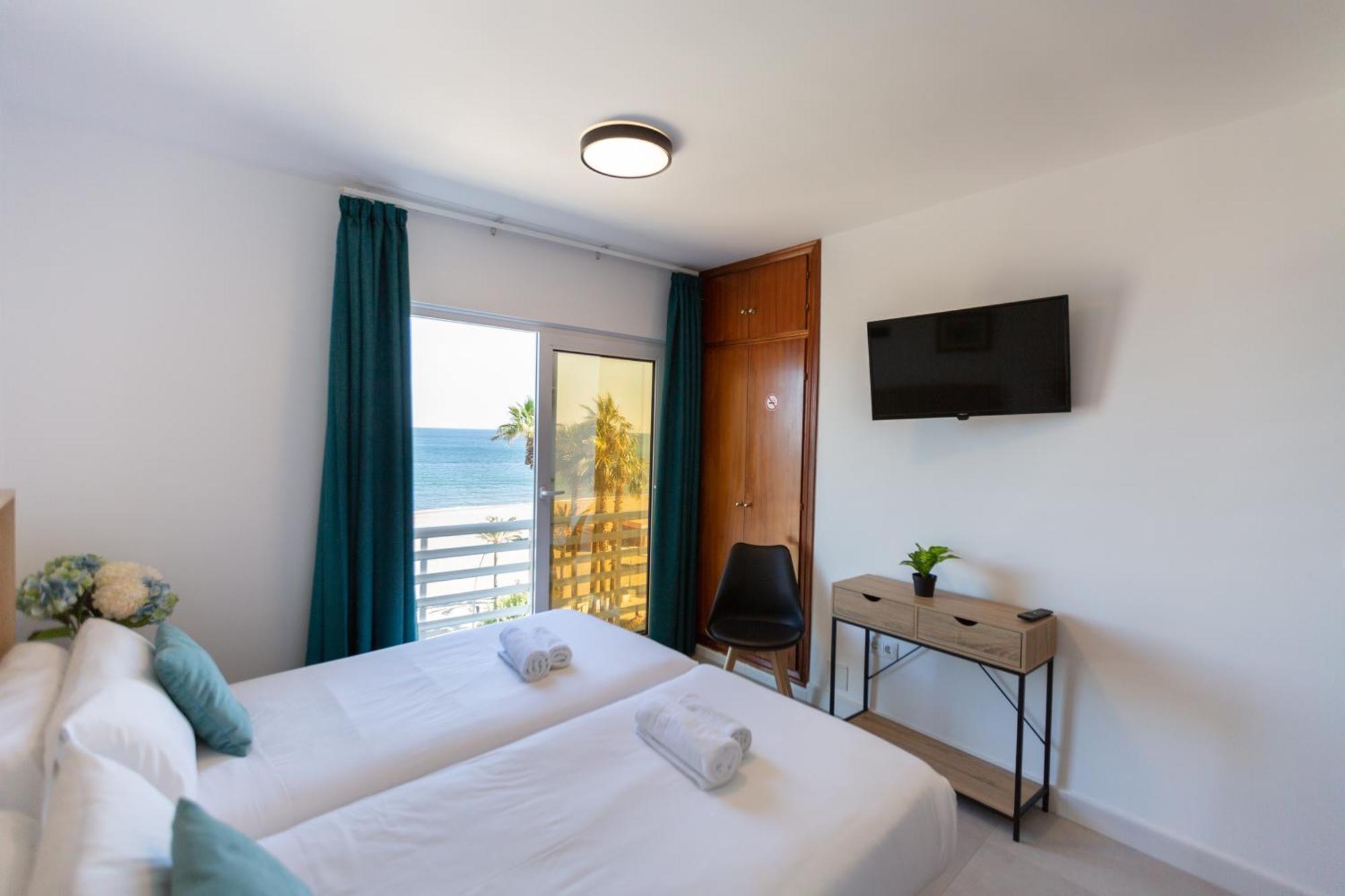Hotel Mediterraneo By Croma Estepona Exterior photo